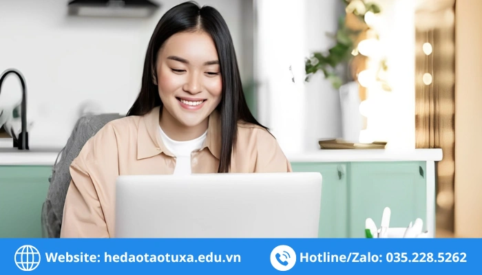 Chương trình đào tạo từ xa cho người đi làm