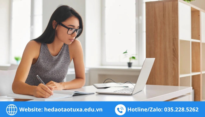 Học đại học từ xa cho người đi làm