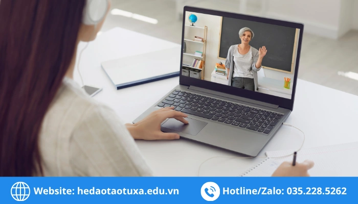 Học đại học từ xa cho người đi làm