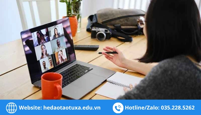 Học online tại nhà phù hợp với người bận rộn công việc