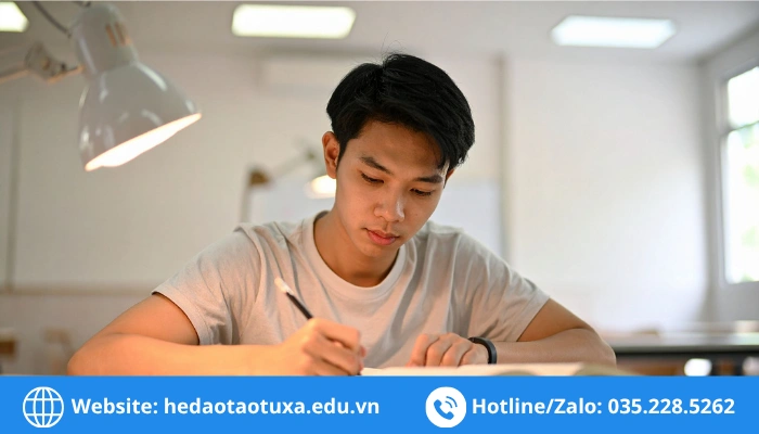 Nên lựa chọn văn bằng thú 2 hay liên thông